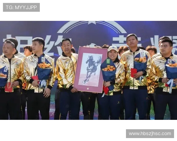 泰州球迷误闯徐州专列被 “宠成家人”：一场跨越球场的温情邂逅